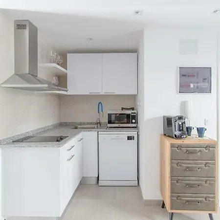 Sun - 206 Apartment *